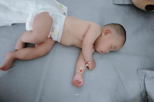 丹东宝宝积食发烧怎么处理